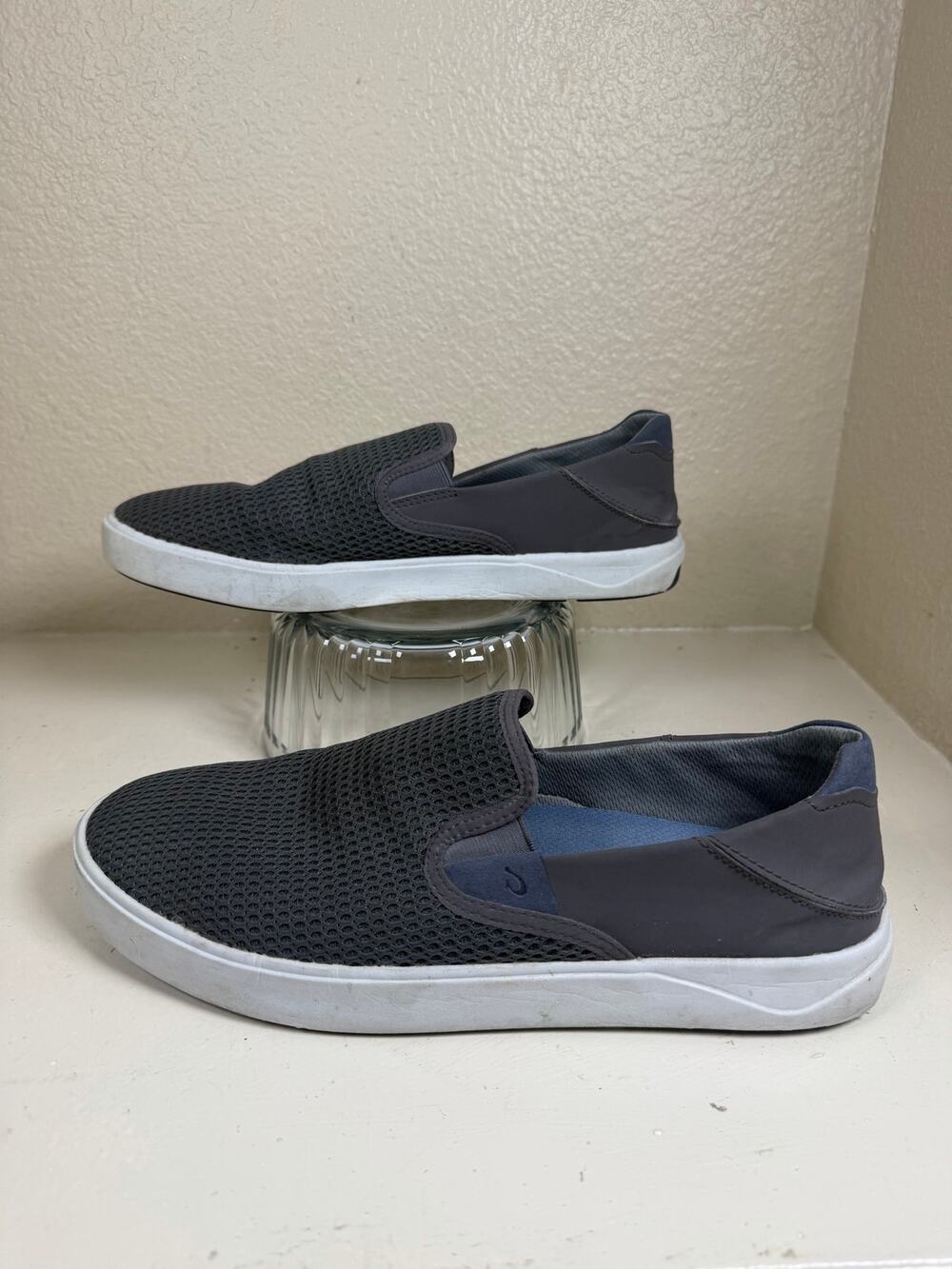 OluKai Lae‘ahi Men's Slip On Sneaker in size US Mens size 11 Gray